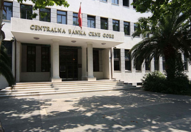 Црногорски евро на клацкалици